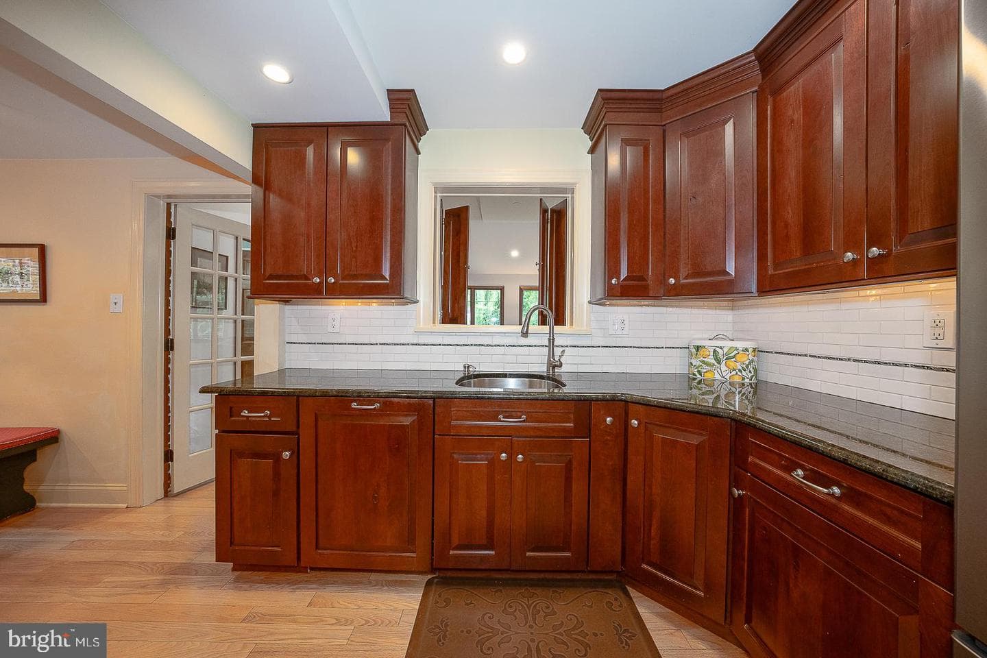525 W Beechtree Lane photo 11