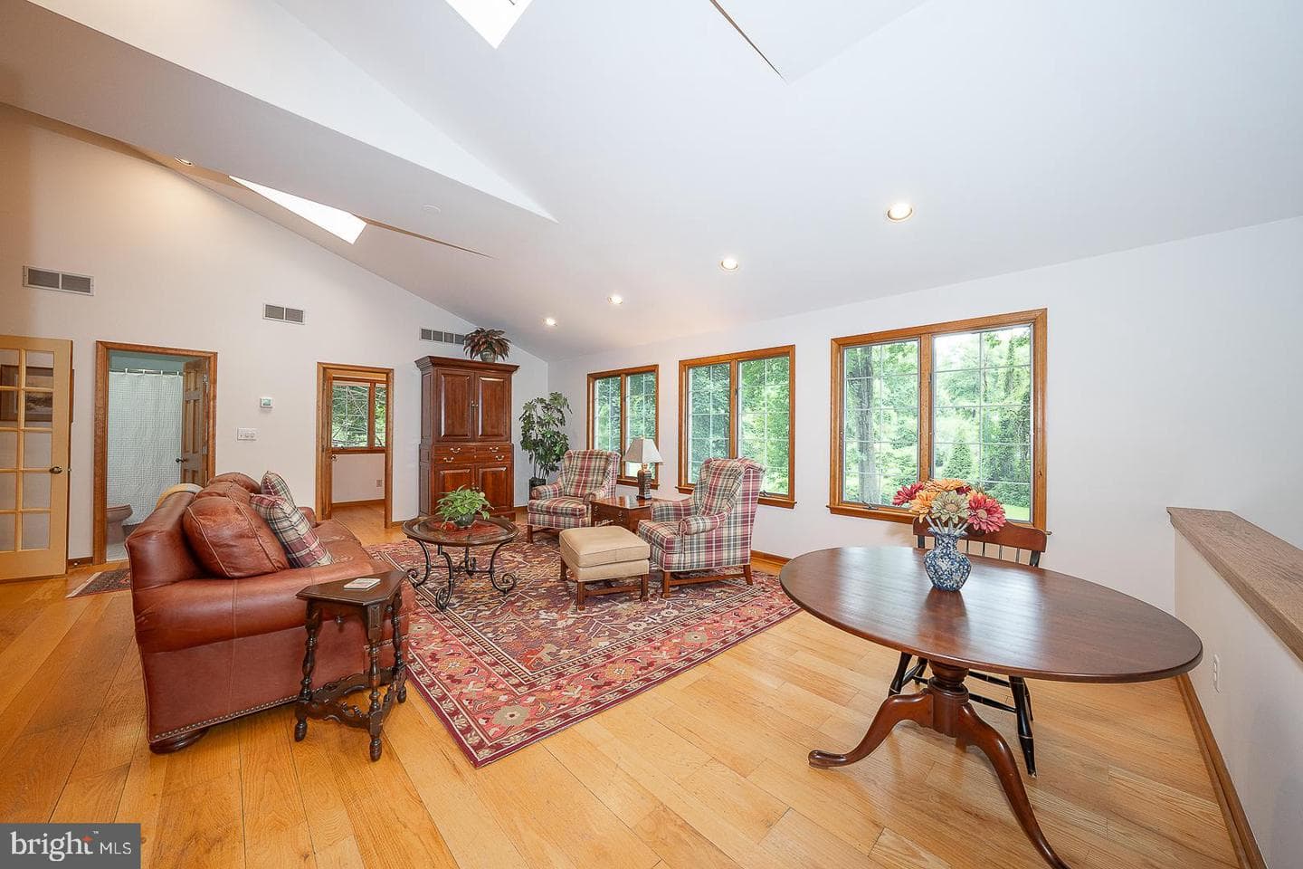 525 W Beechtree Lane photo 16