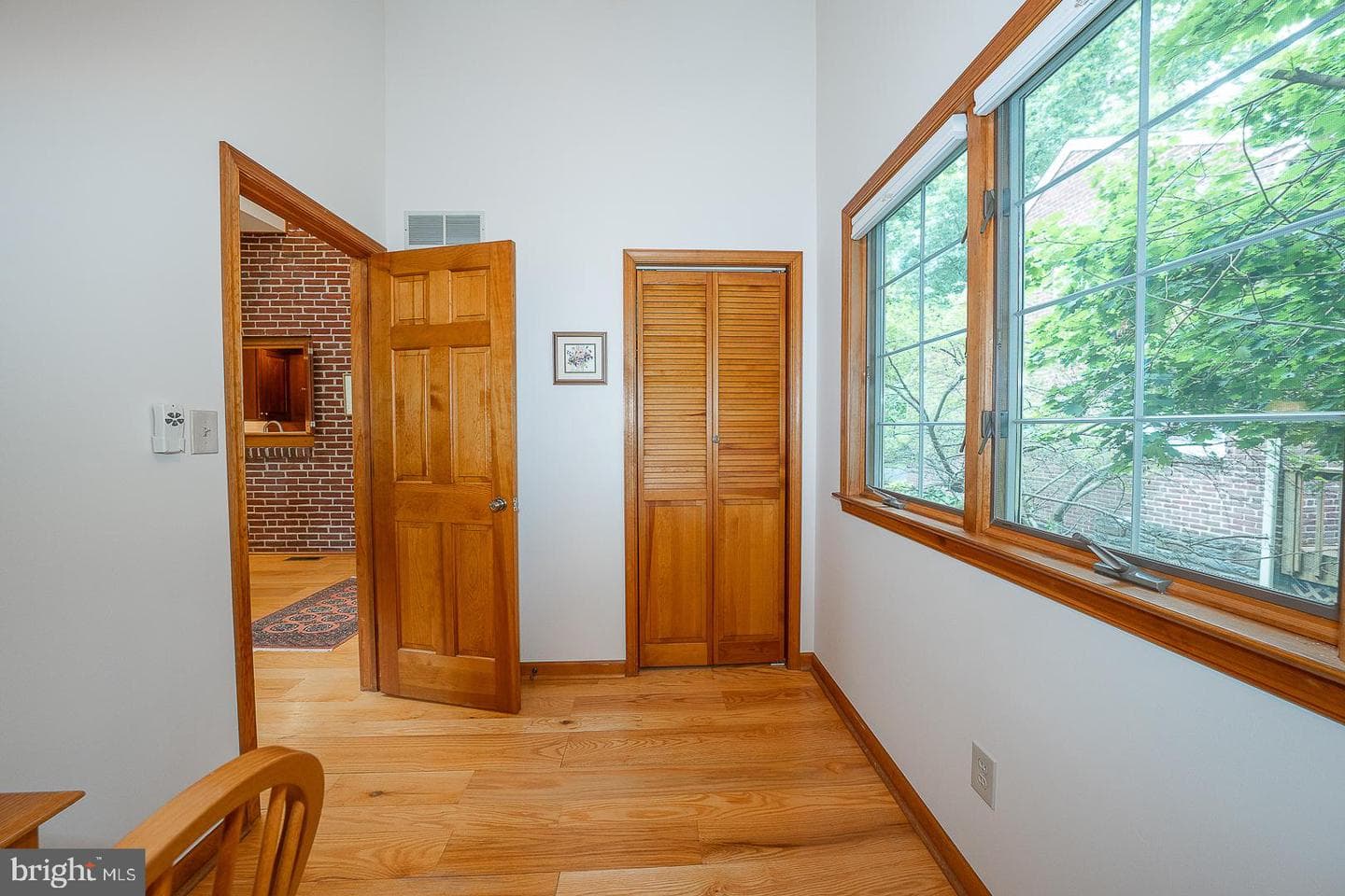 525 W Beechtree Lane photo 21
