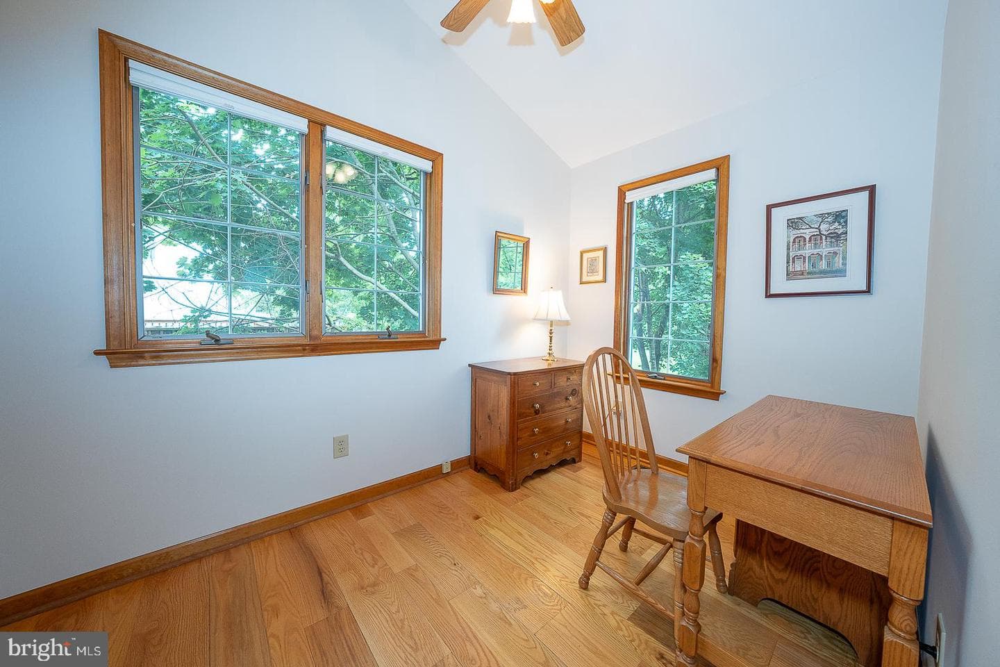 525 W Beechtree Lane photo 22