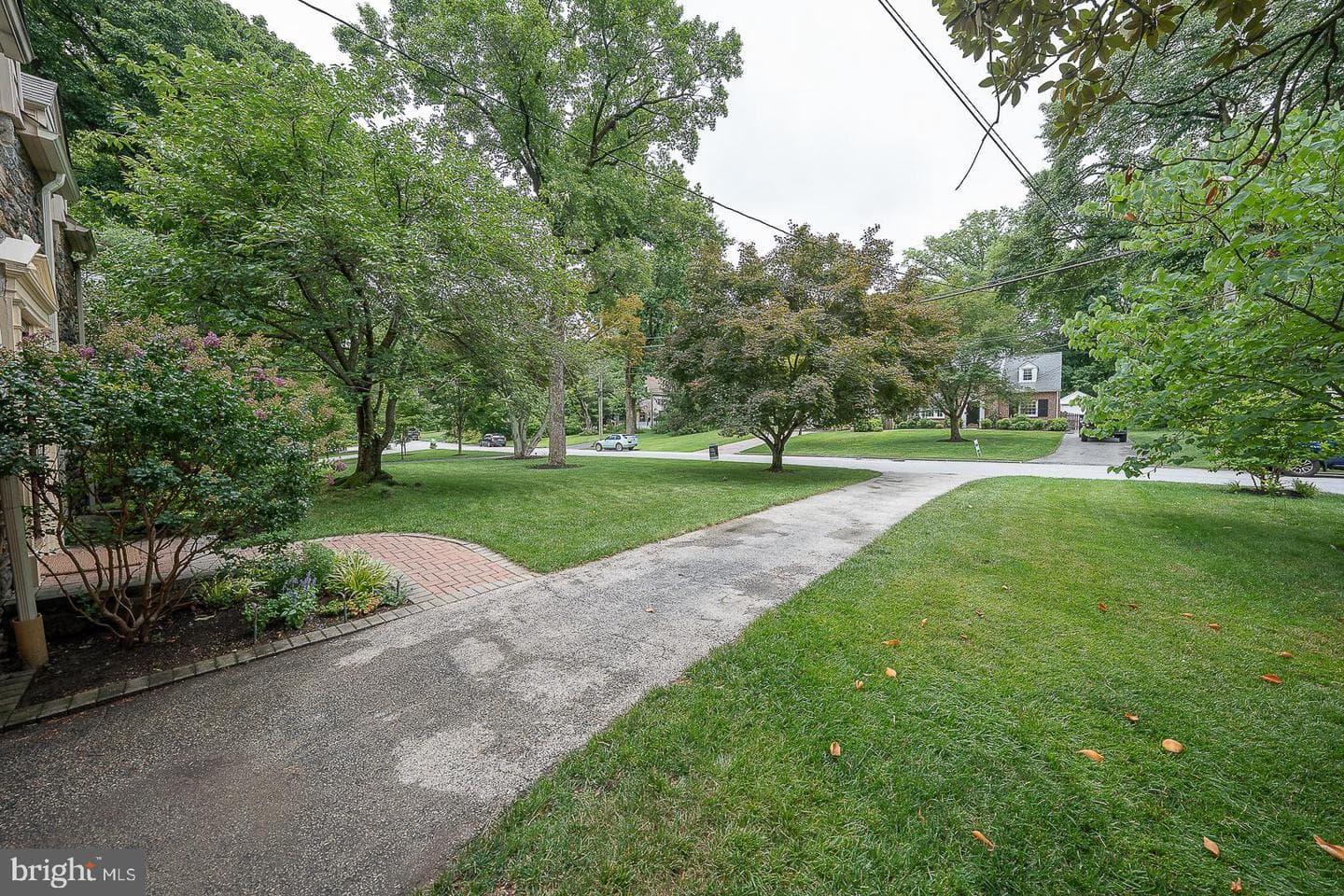 525 W Beechtree Lane photo 50