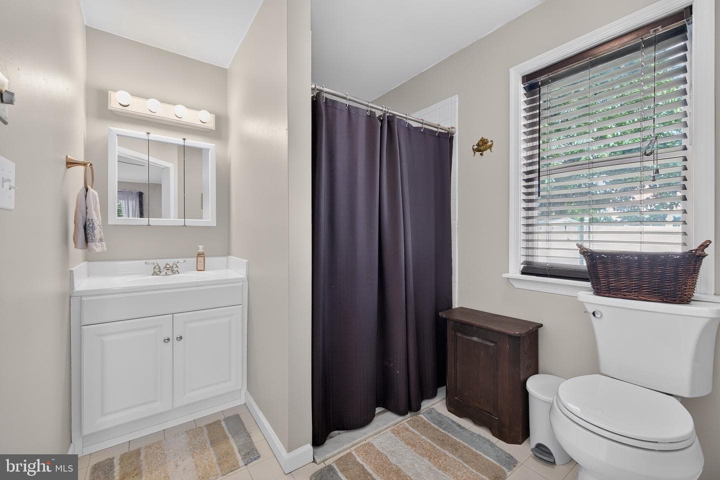 560 Holmes Road photo 17