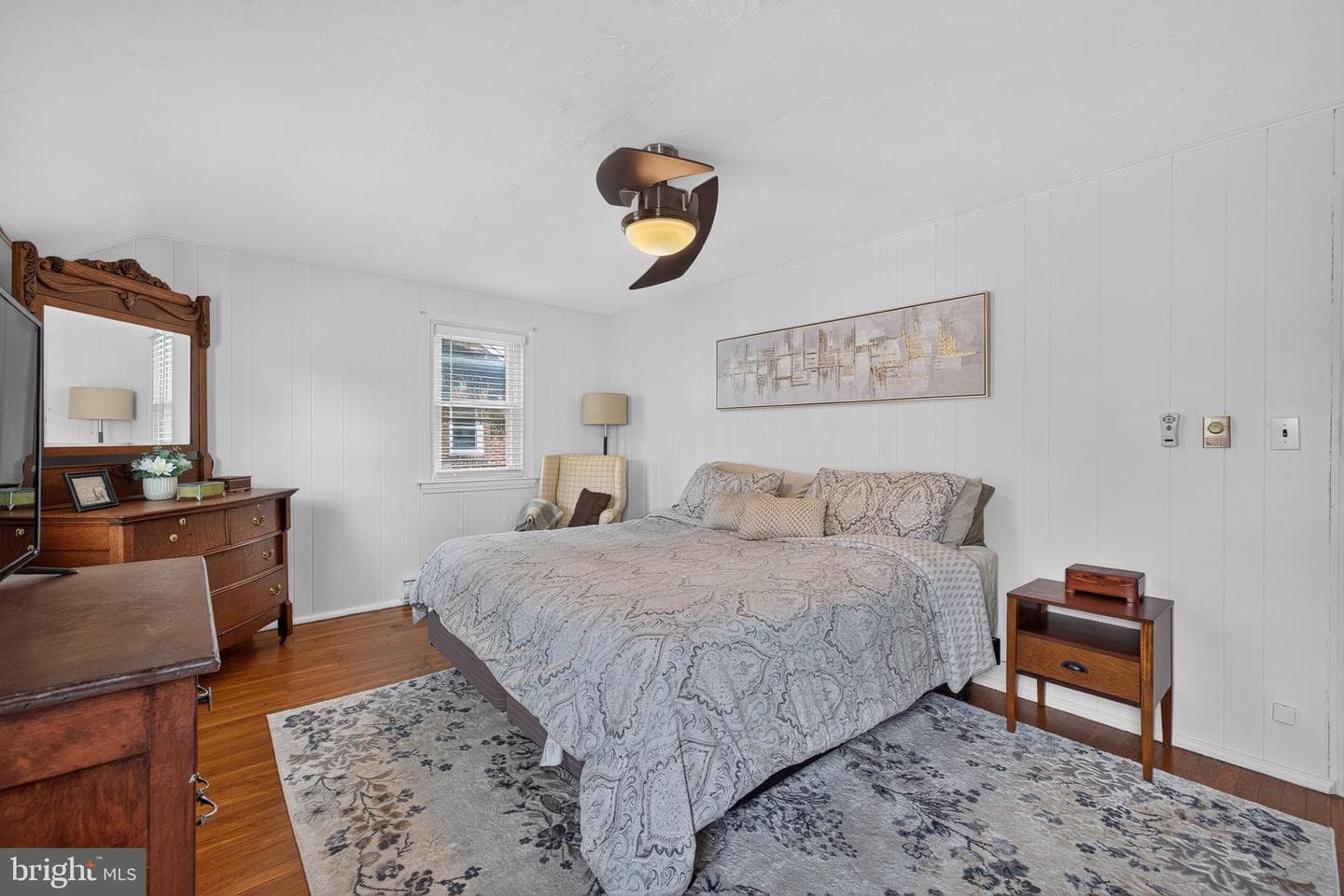 560 Holmes Road photo 27