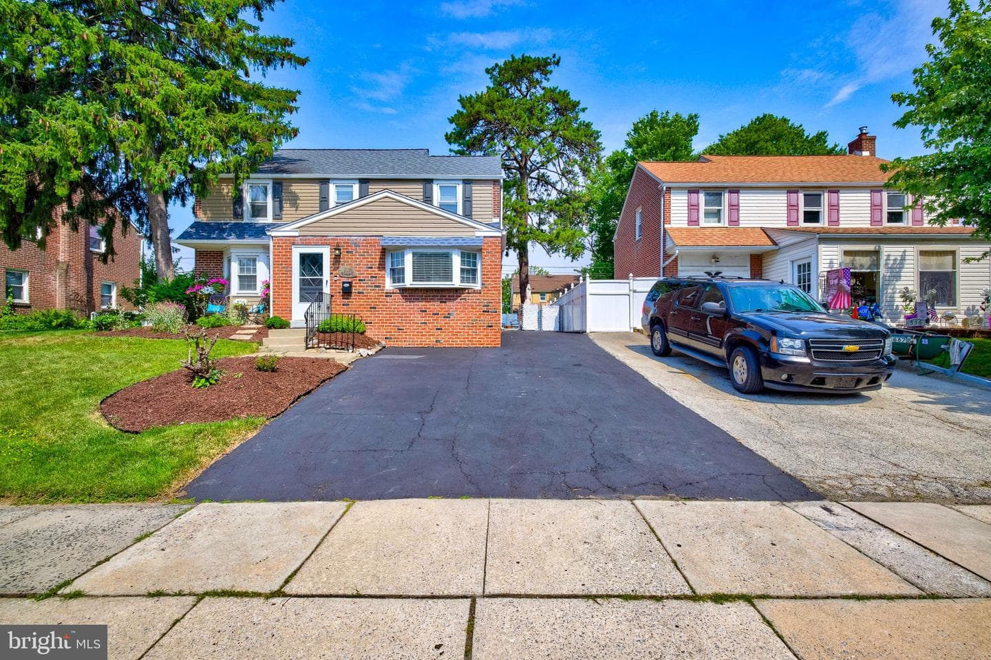 560 Holmes Road photo 4