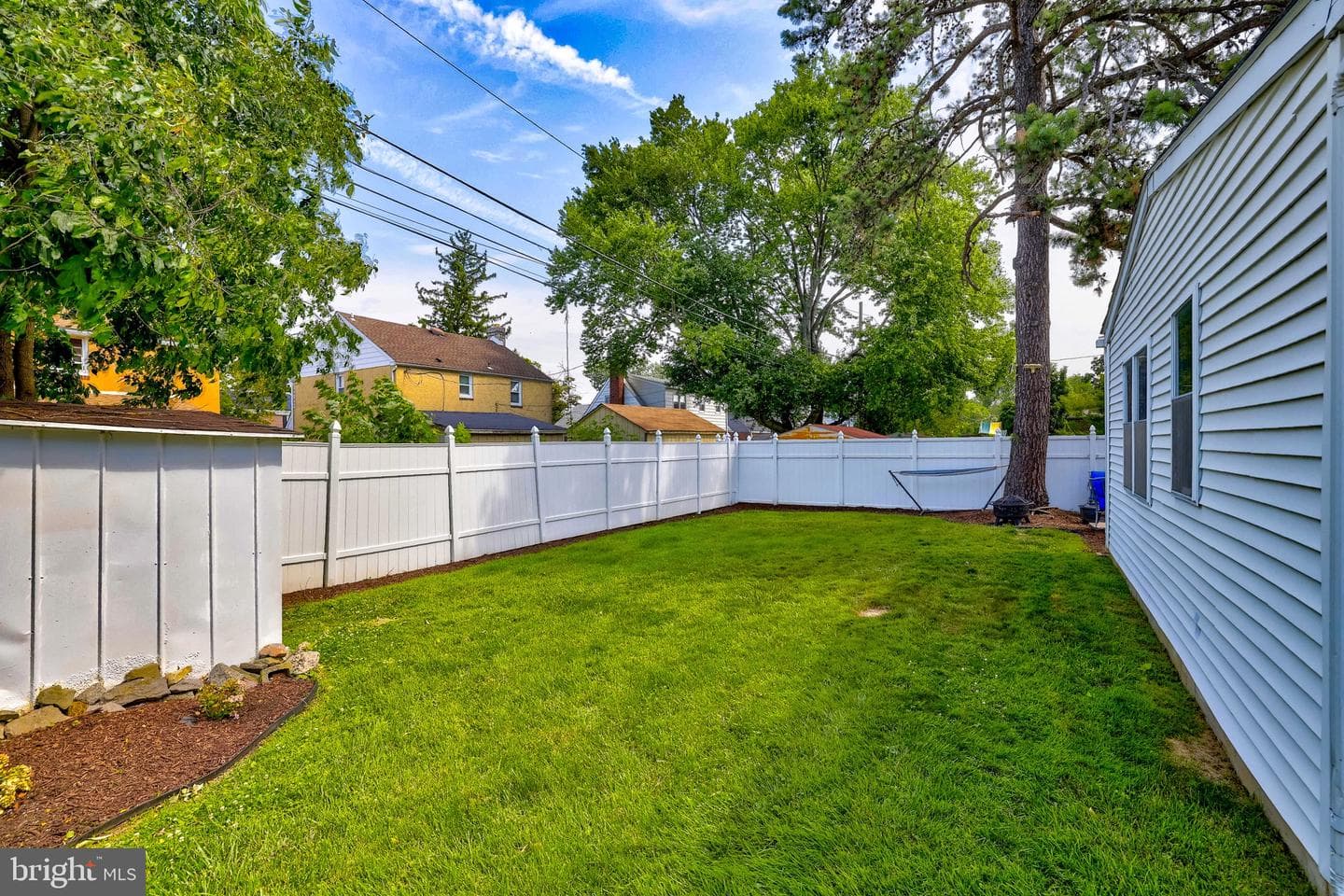 560 Holmes Road photo 42
