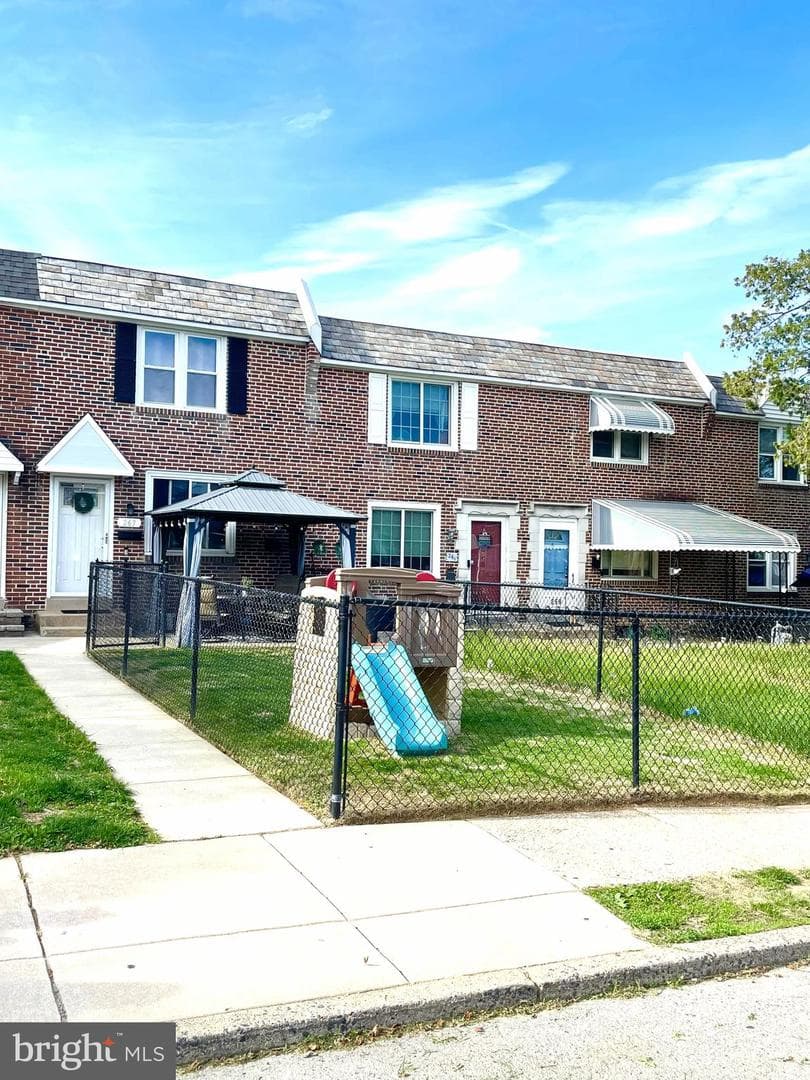 263 W Wyncliffe Avenue photo 3