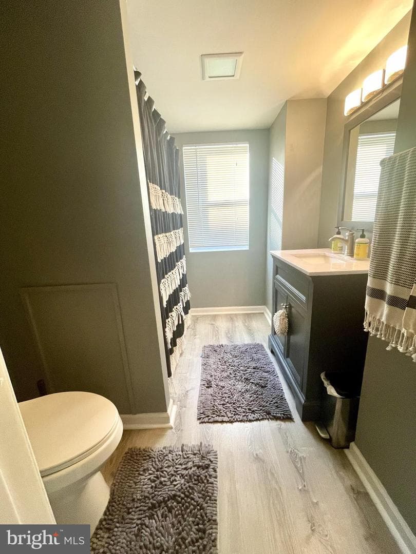 263 W Wyncliffe Avenue photo 8