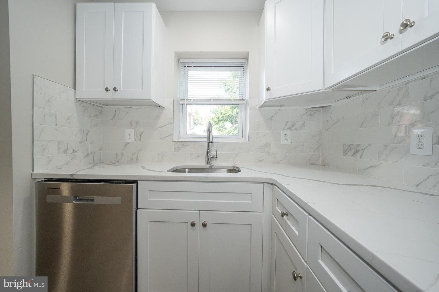 71 Barker Avenue photo 13