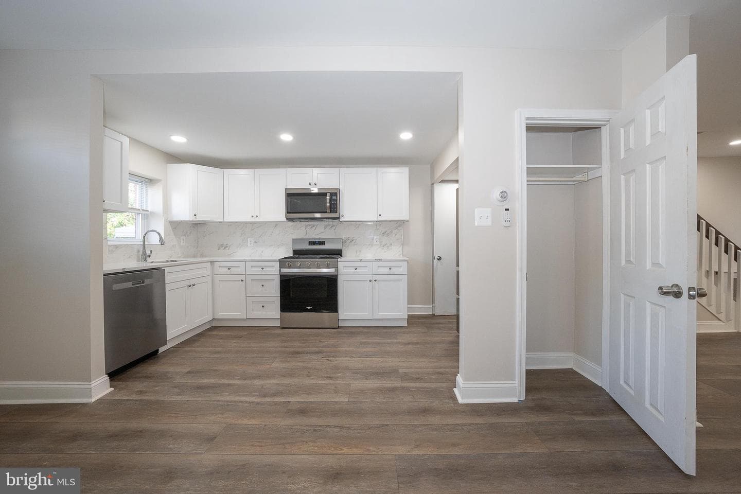 71 Barker Avenue photo 14