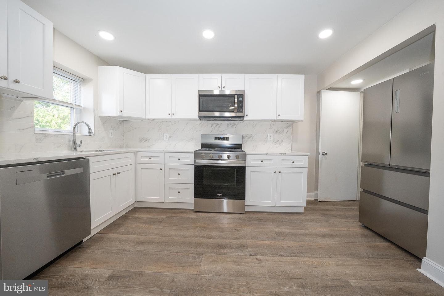 71 Barker Avenue photo 15