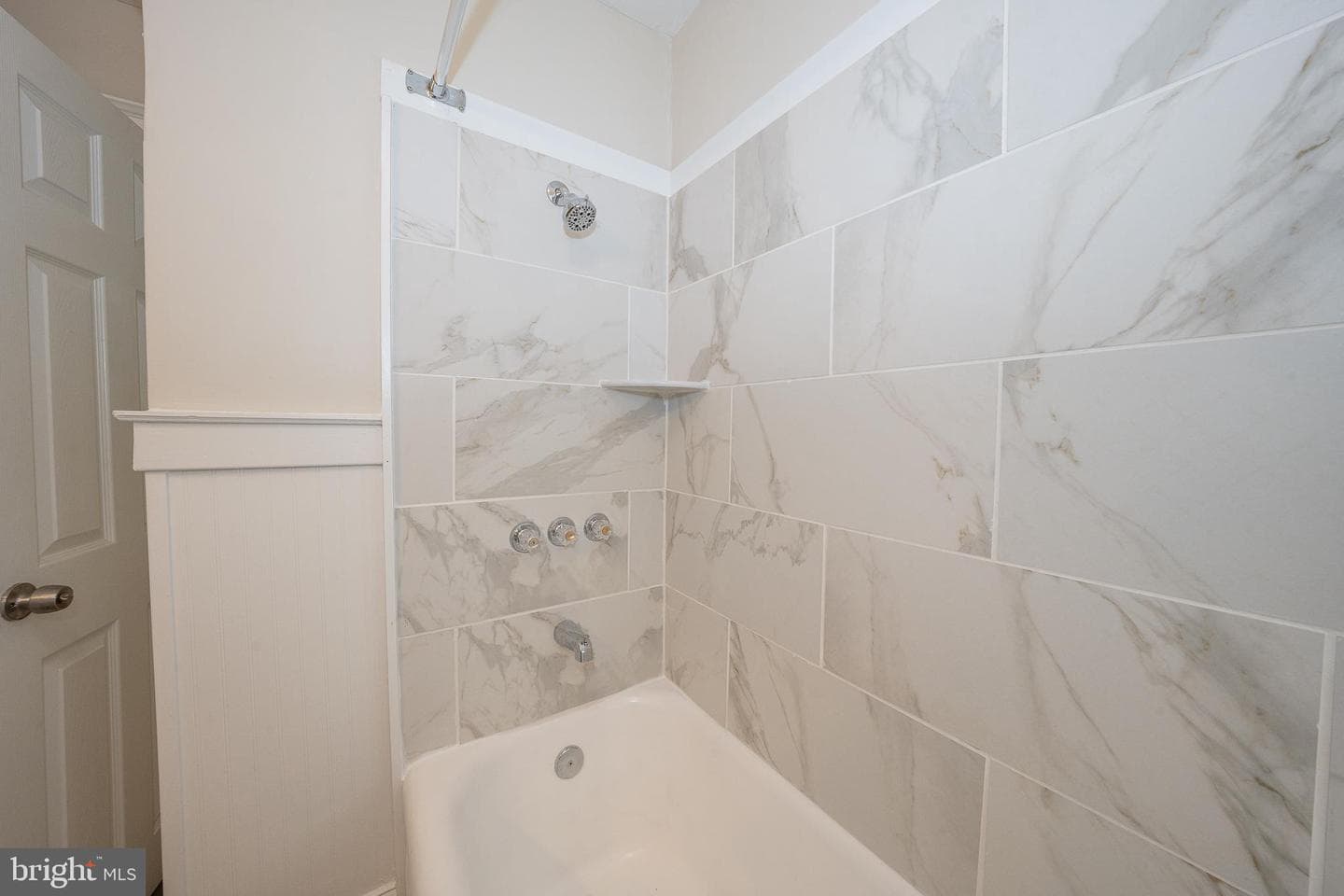 71 Barker Avenue photo 27