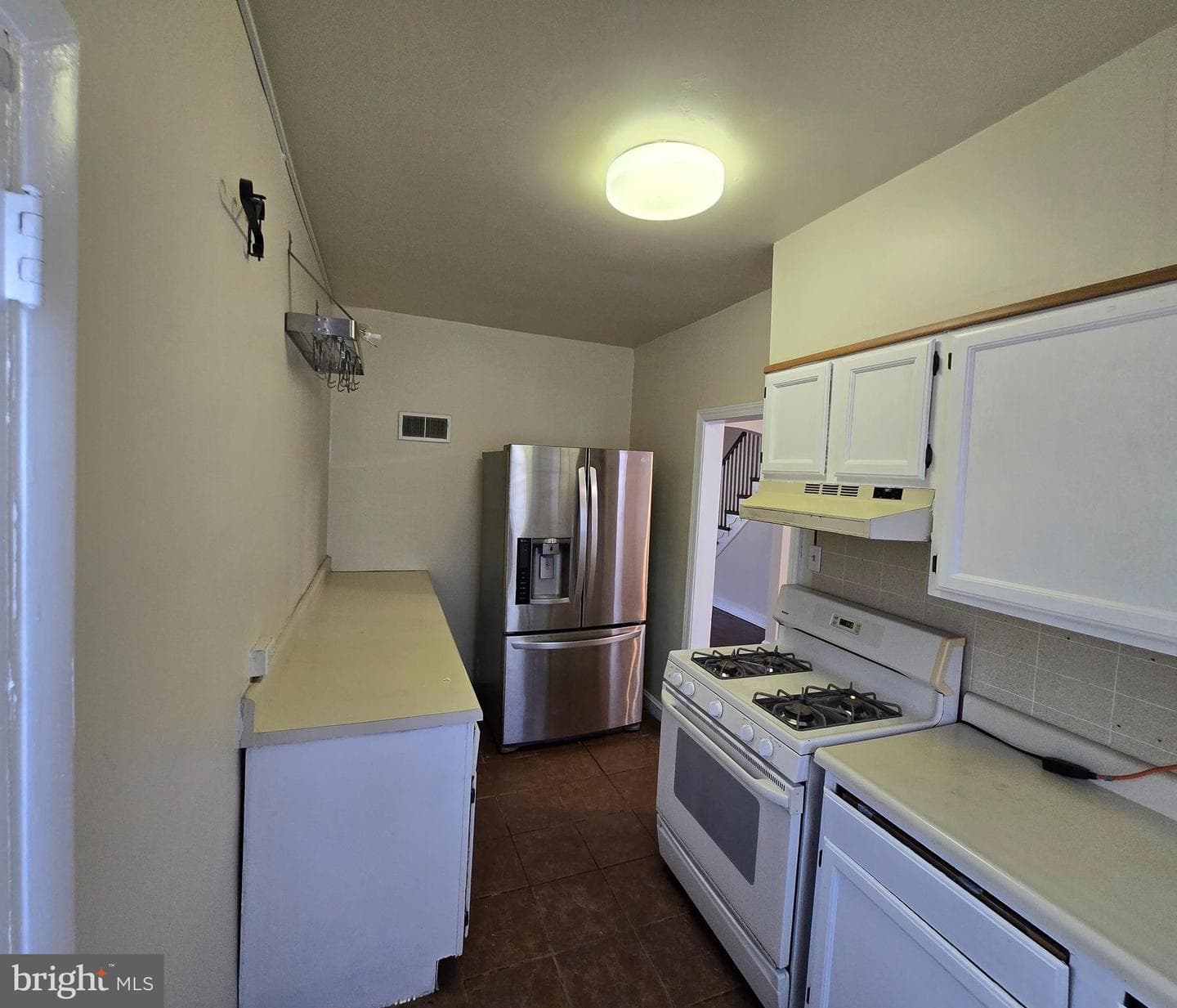 534 Rose Street photo 9