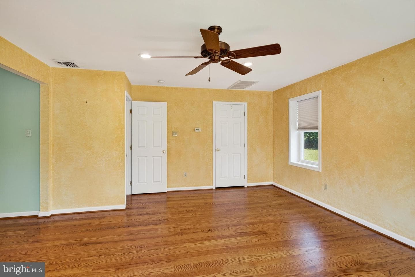 2741 Hillview Road photo 32