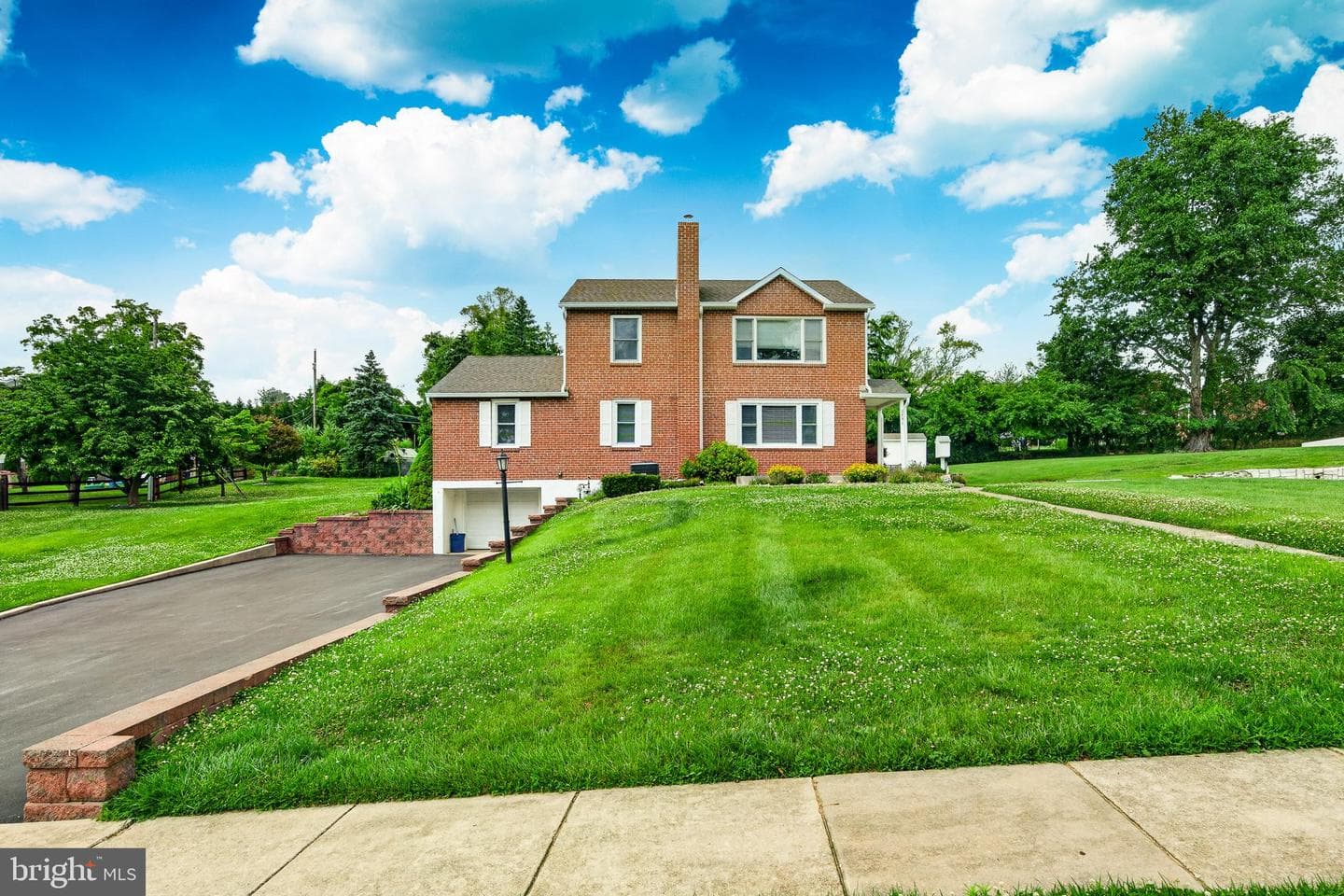 2741 Hillview Road photo 4