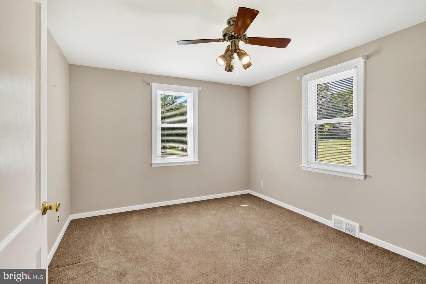 2741 Hillview Road photo 47