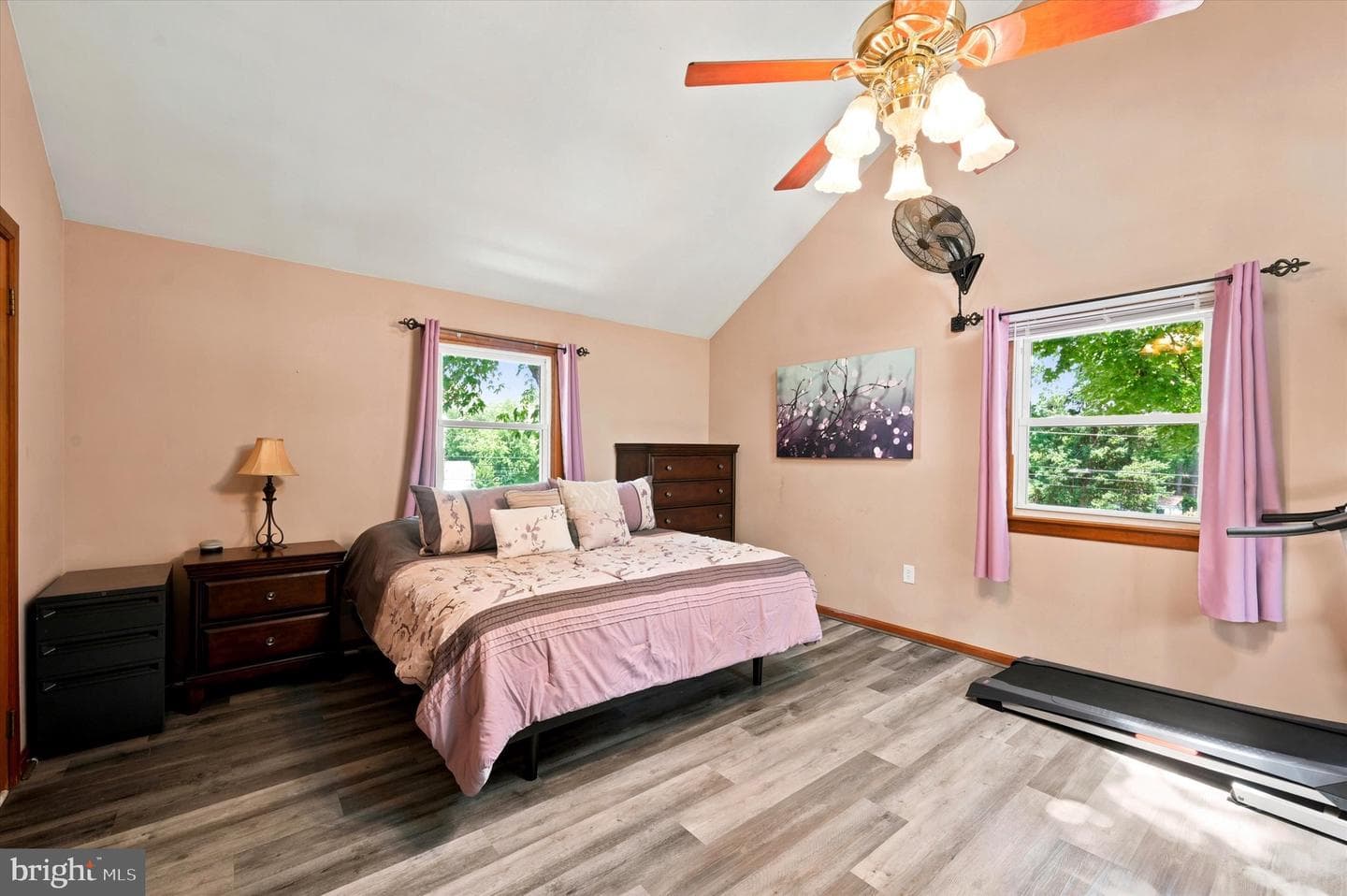 747 Surrey Road photo 18