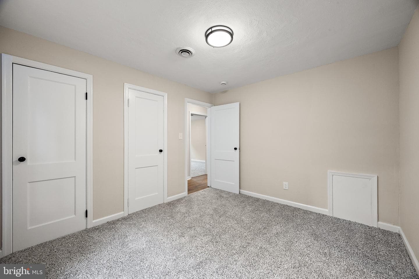 92 Florence Avenue photo 10