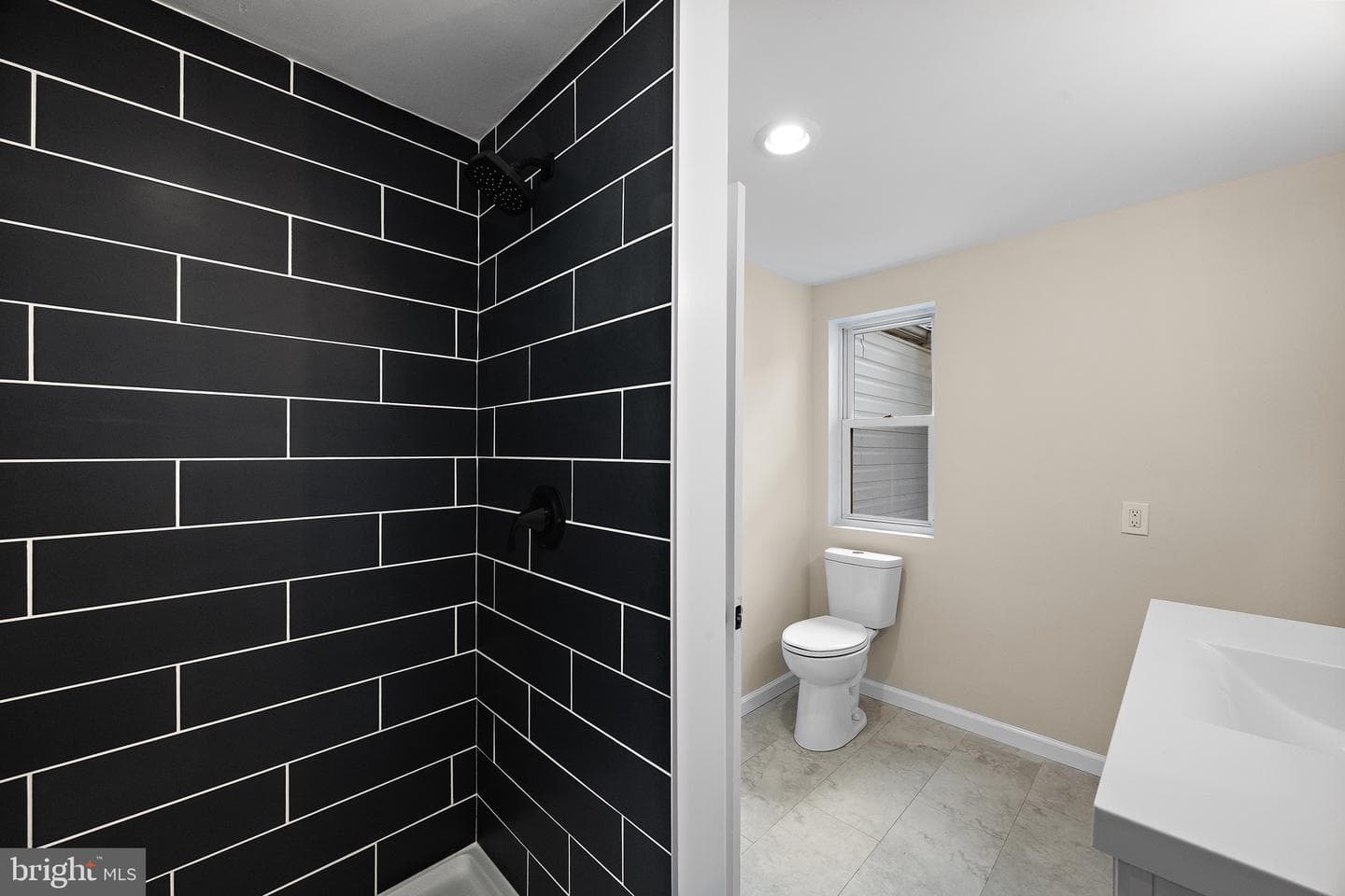 92 Florence Avenue photo 8