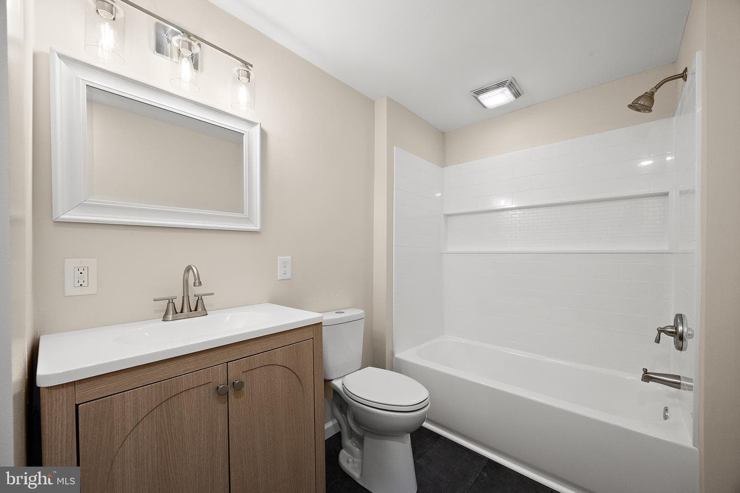 92 Florence Avenue photo 9