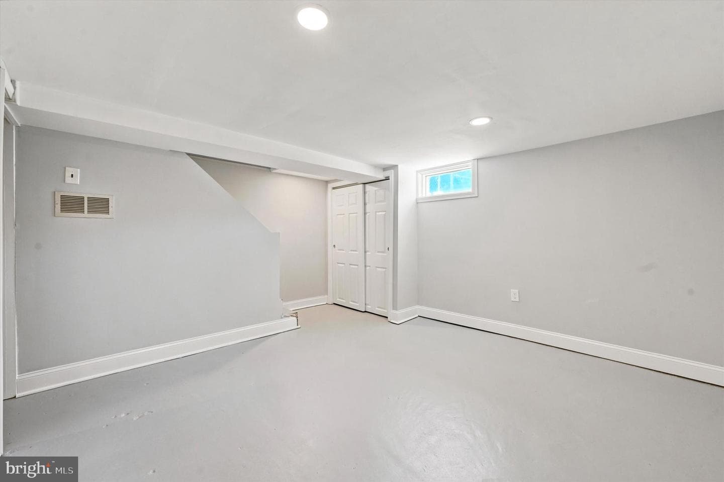 345 Westmont Drive photo 21