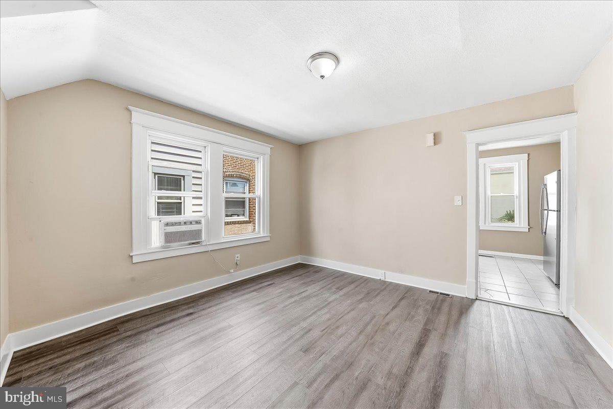 712 Pusey Avenue photo 7