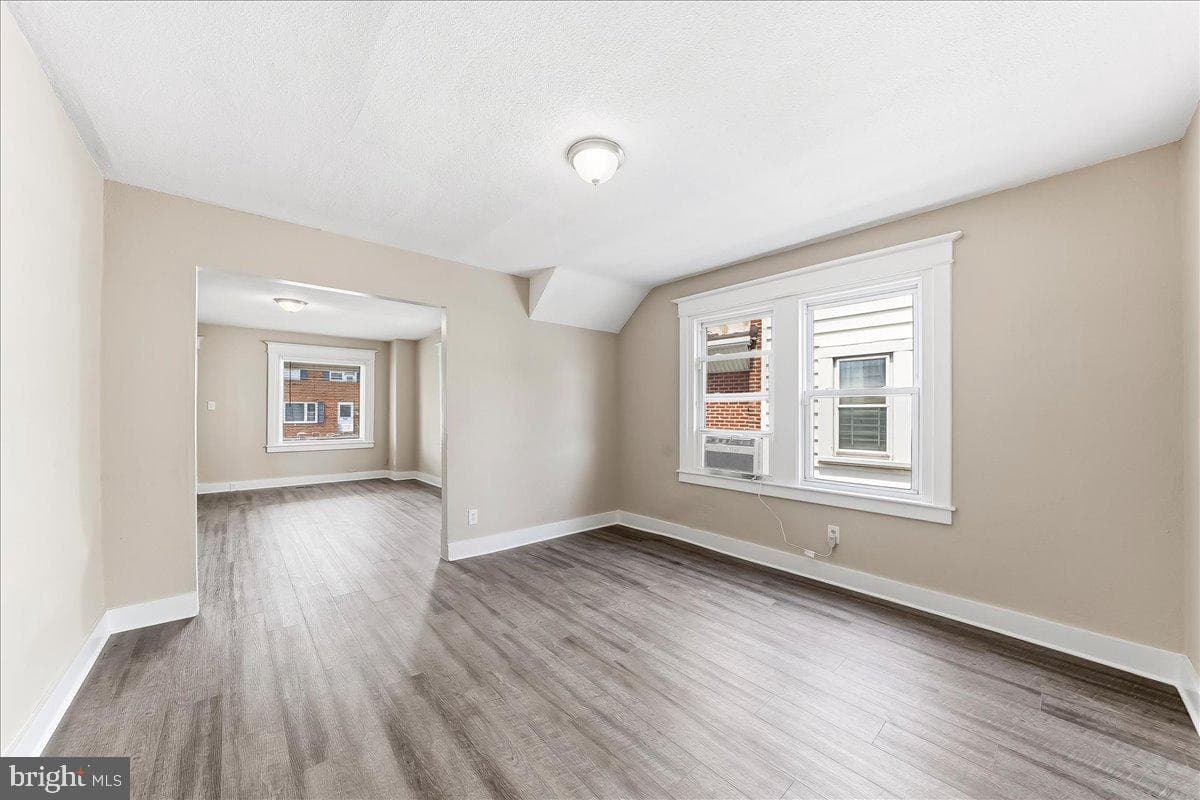 712 Pusey Avenue photo 8