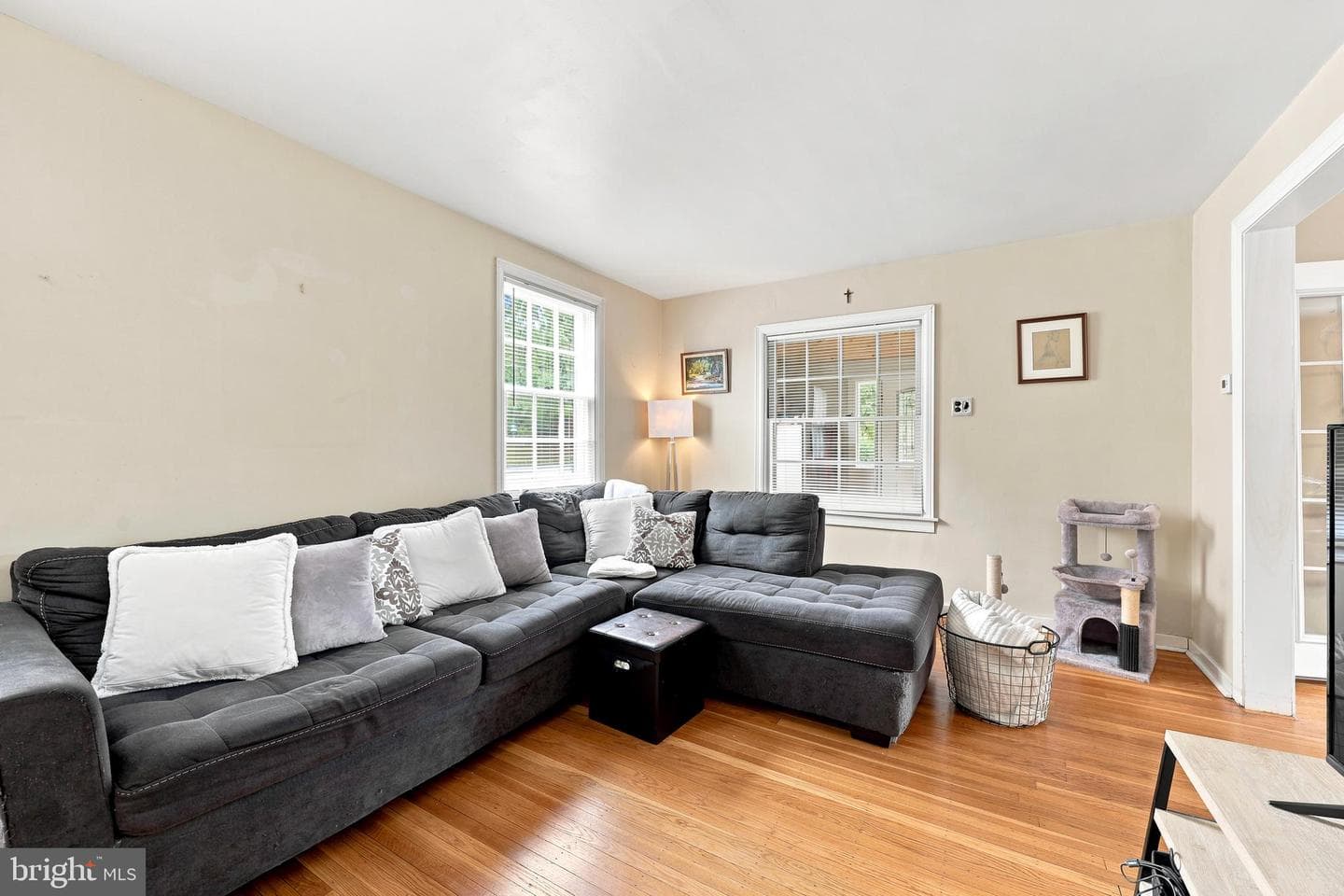 844 Burmont Road photo 10