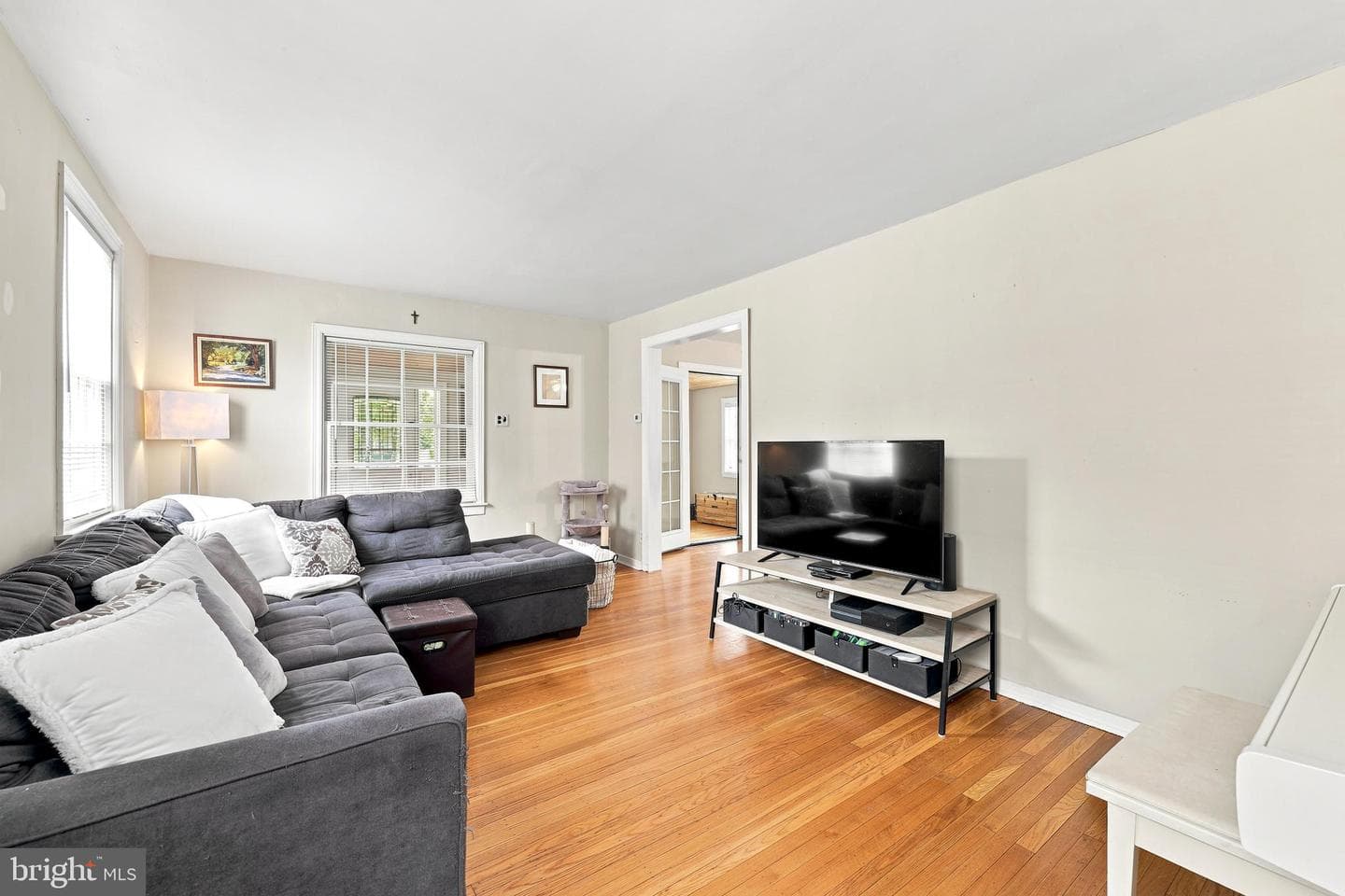 844 Burmont Road photo 9