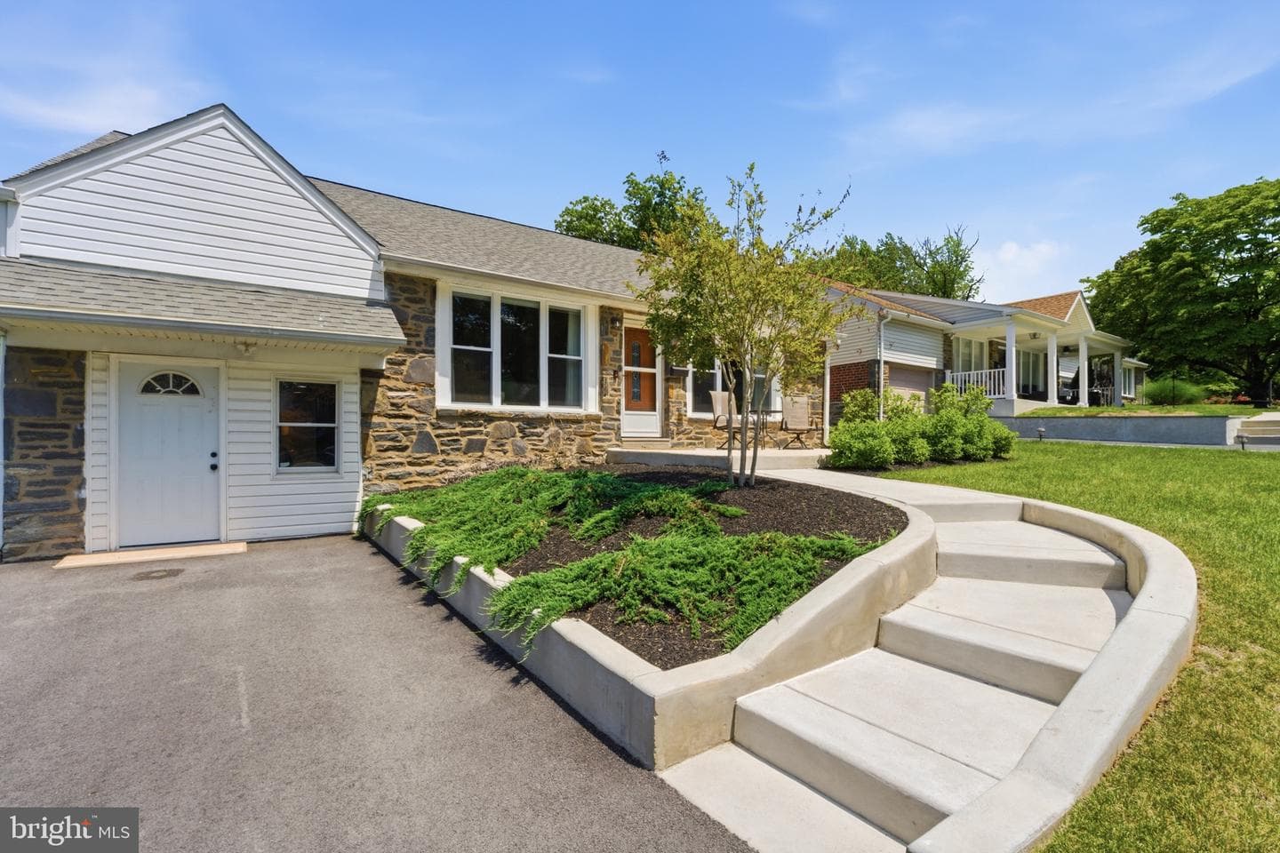 1435 Windsor Park Lane photo 3