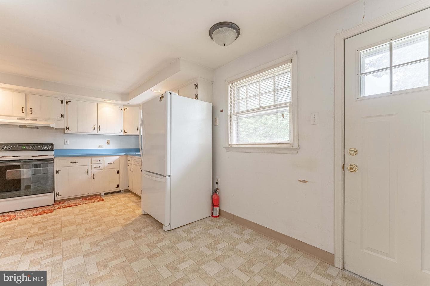 855 Martin Avenue photo 17