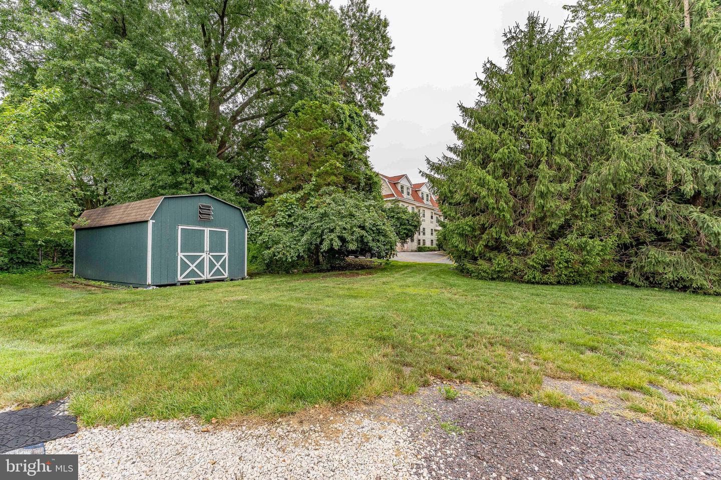 855 Martin Avenue photo 32