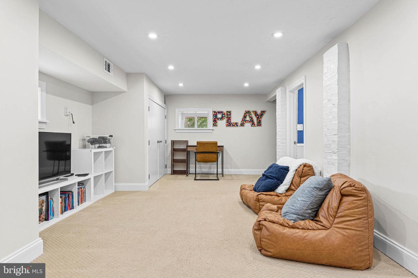 724 Ashurst Road photo 29