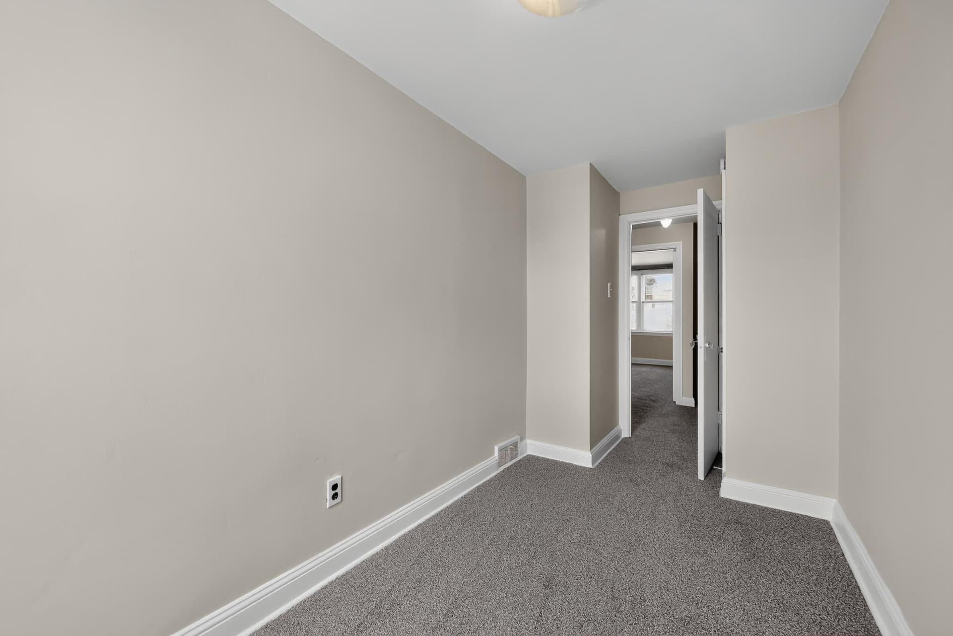 256 Cambridge Road photo 19