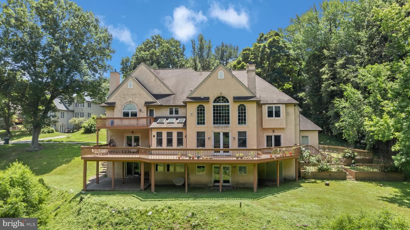 411 Marie Drive photo 3