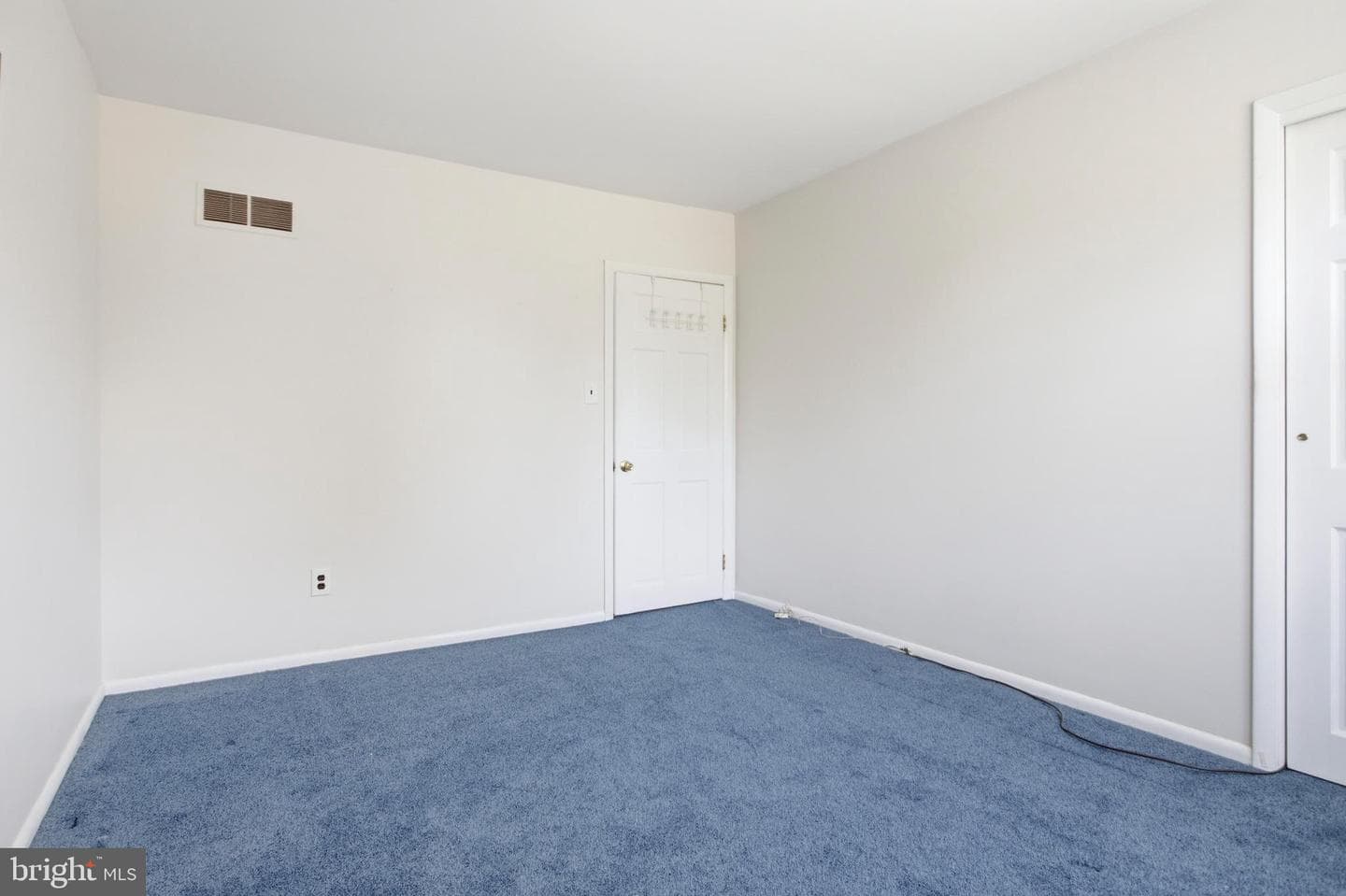 120 S Scott Avenue photo 17