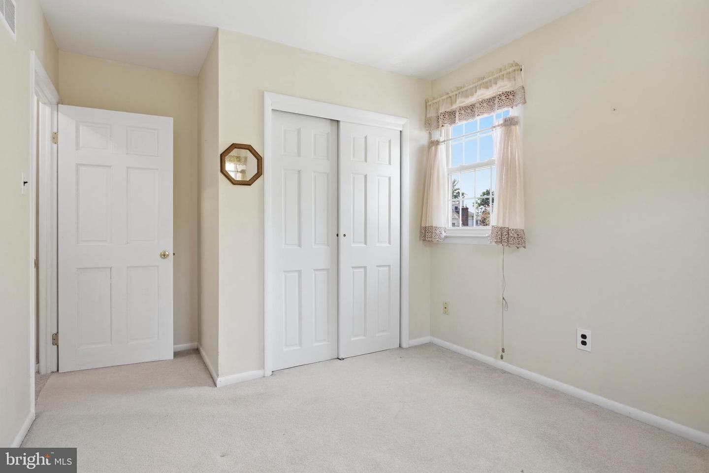 120 S Scott Avenue photo 23