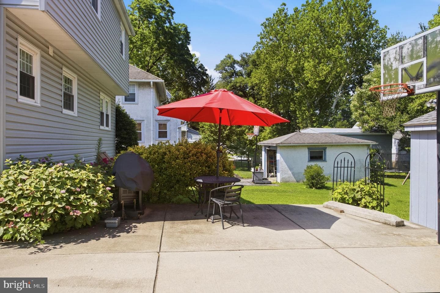120 S Scott Avenue photo 31