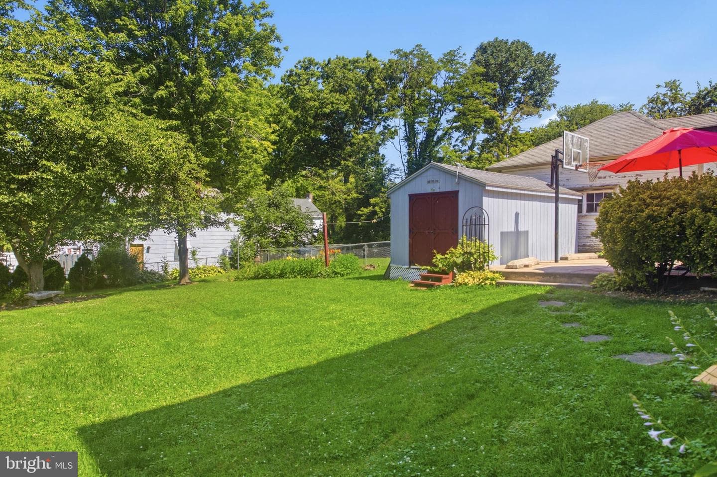 120 S Scott Avenue photo 33