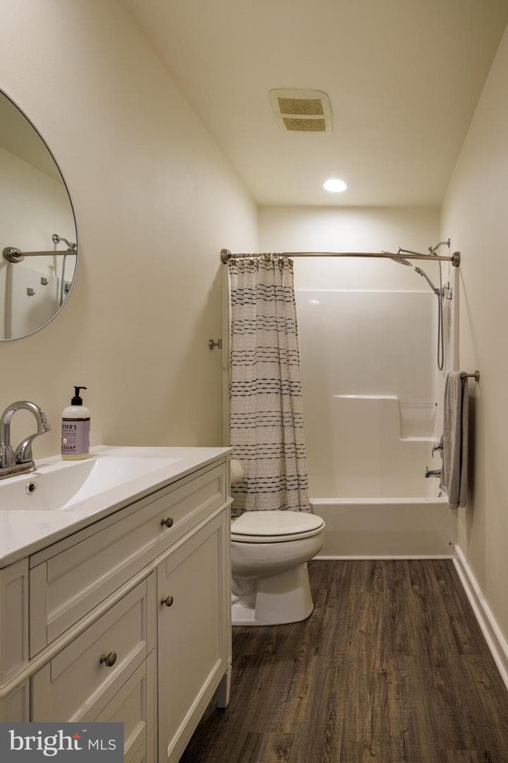 652 Meetinghouse Road photo 32