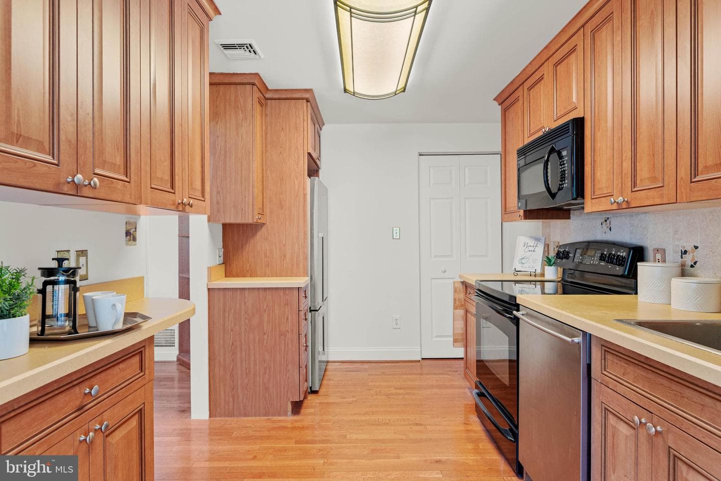 393 Grange Road photo 10