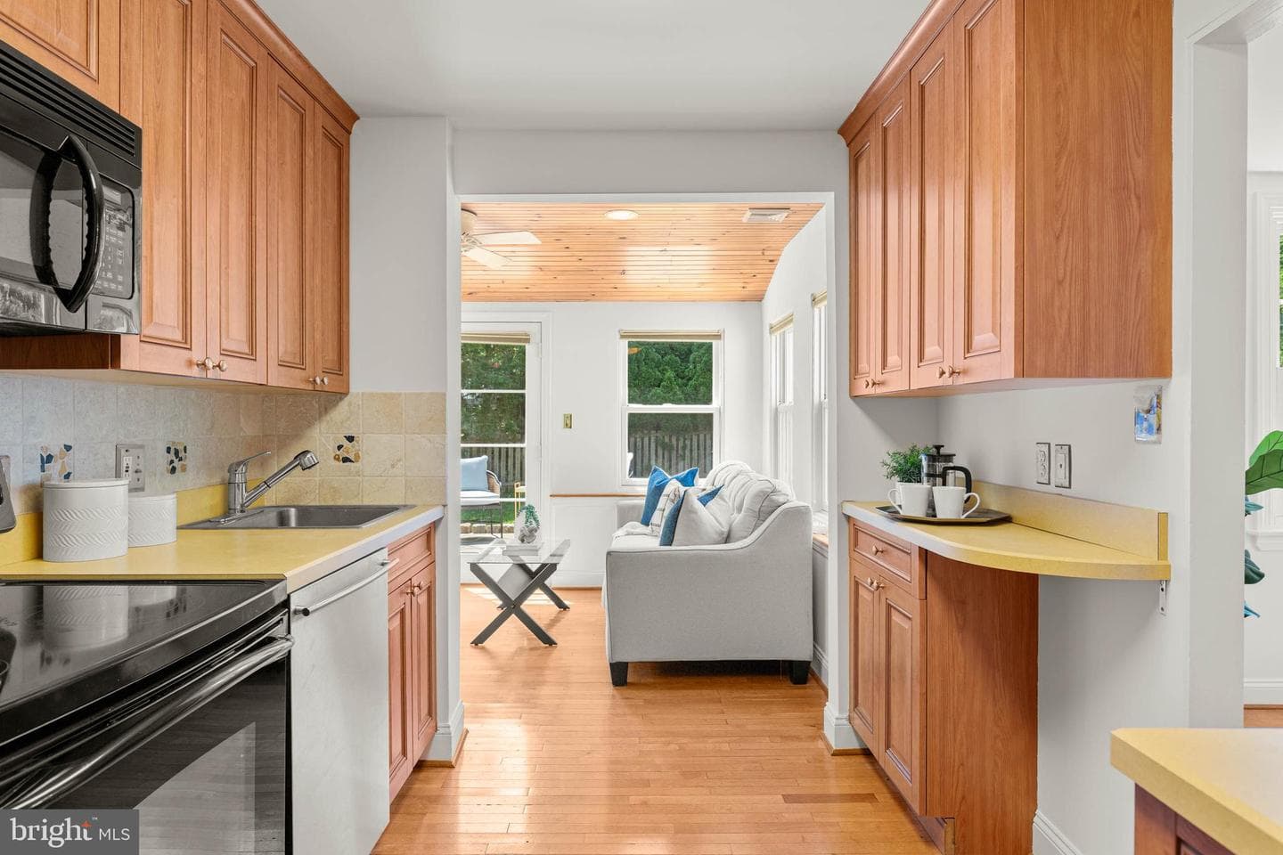 393 Grange Road photo 11
