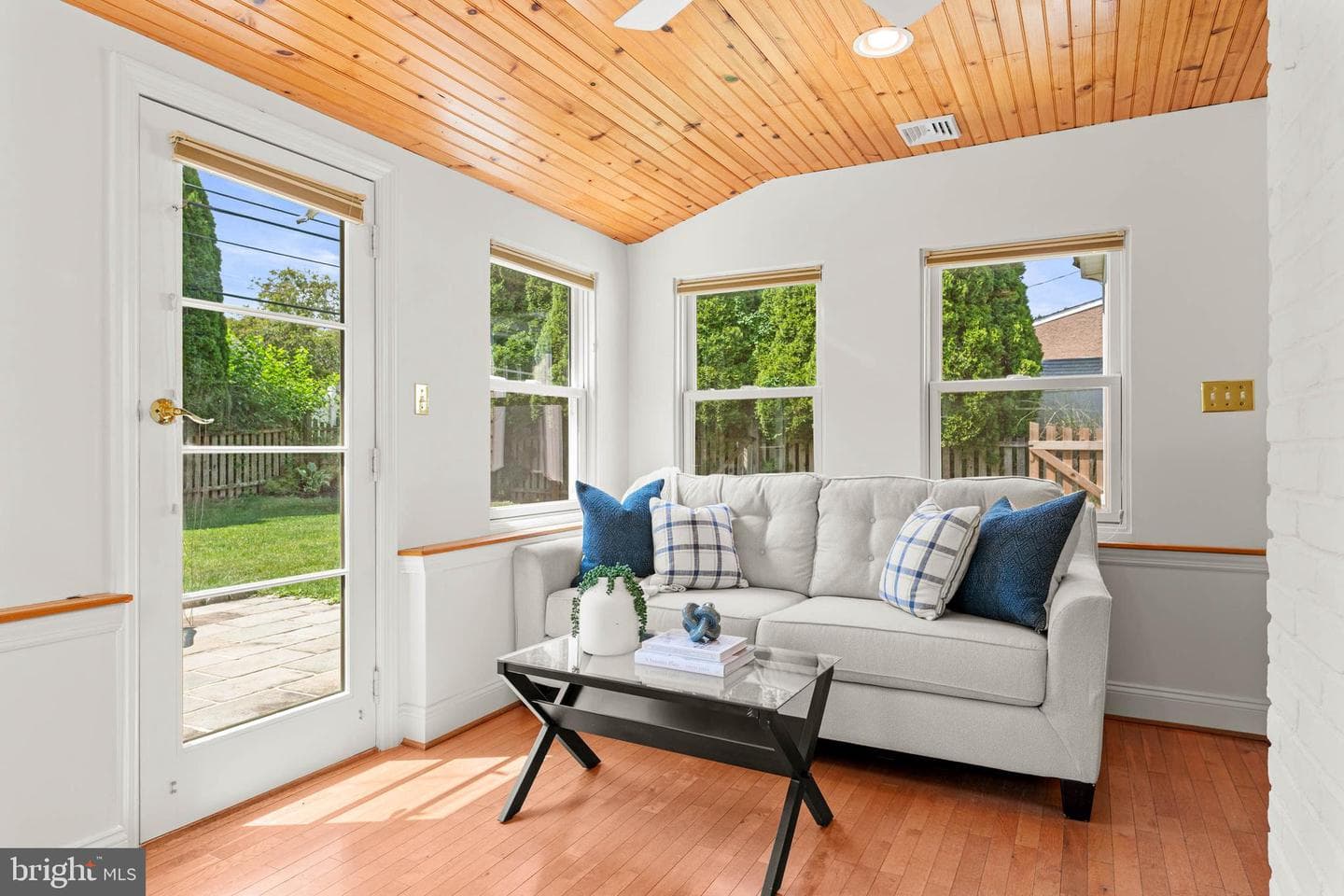 393 Grange Road photo 16