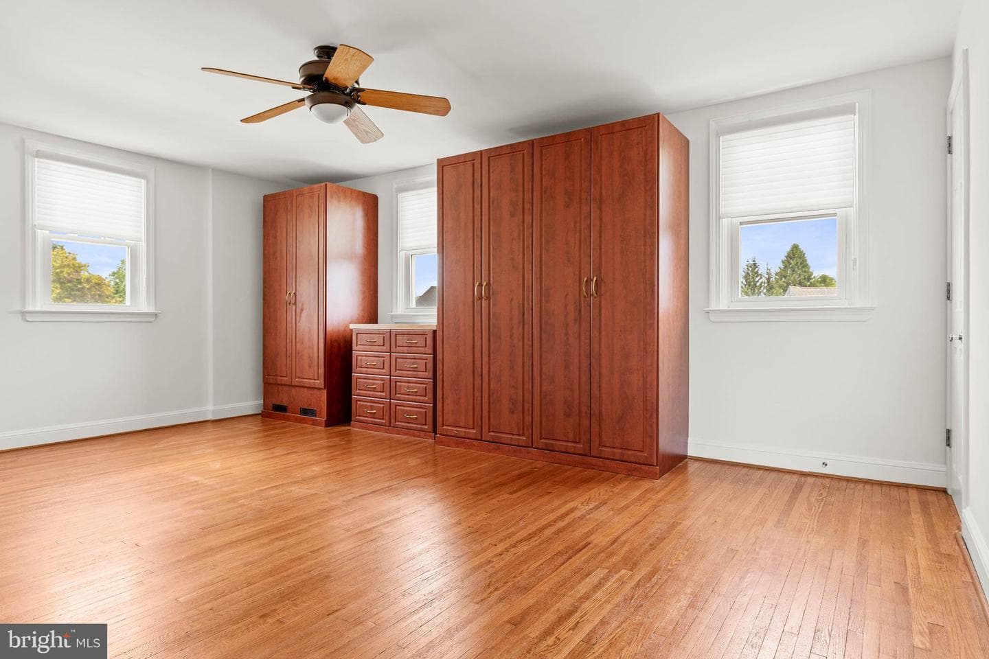 393 Grange Road photo 17