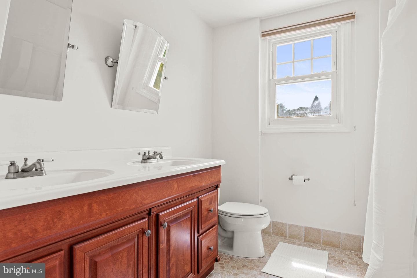 393 Grange Road photo 19