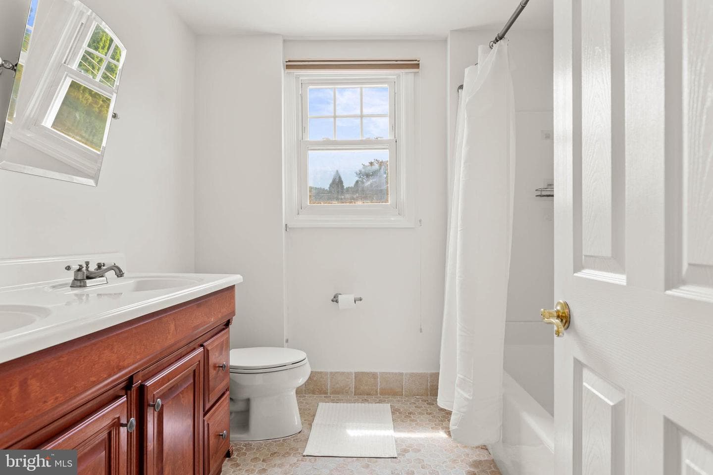 393 Grange Road photo 20