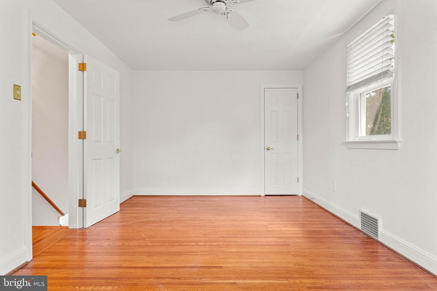 393 Grange Road photo 21