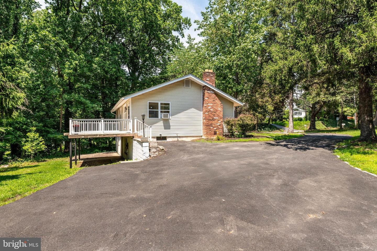 250 S Pennell Road photo 35