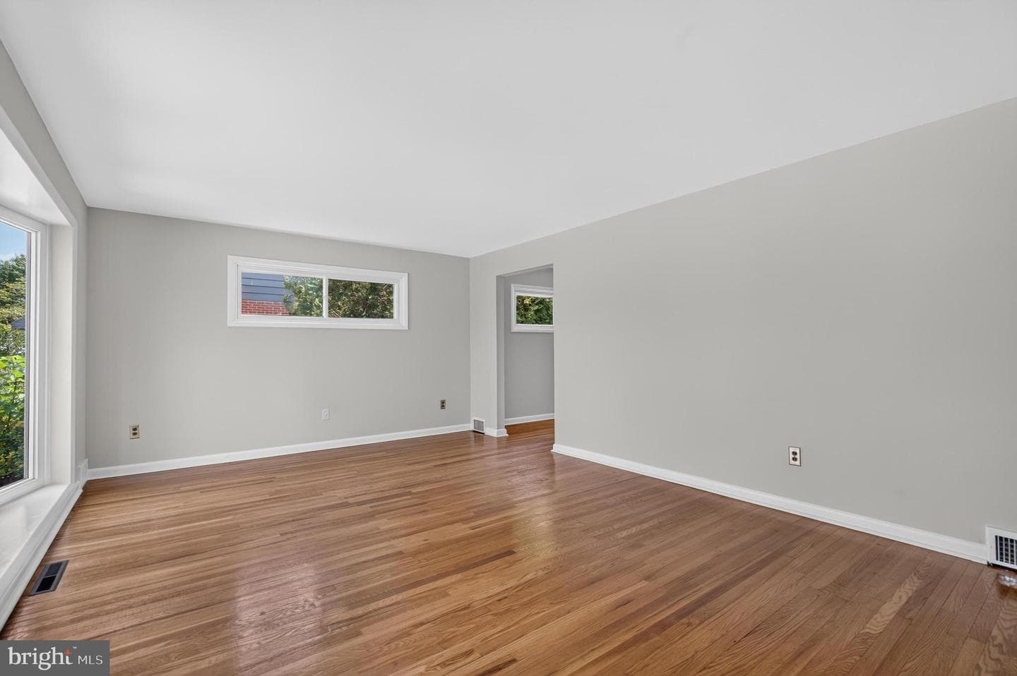 1107 Evergreen Avenue photo 2