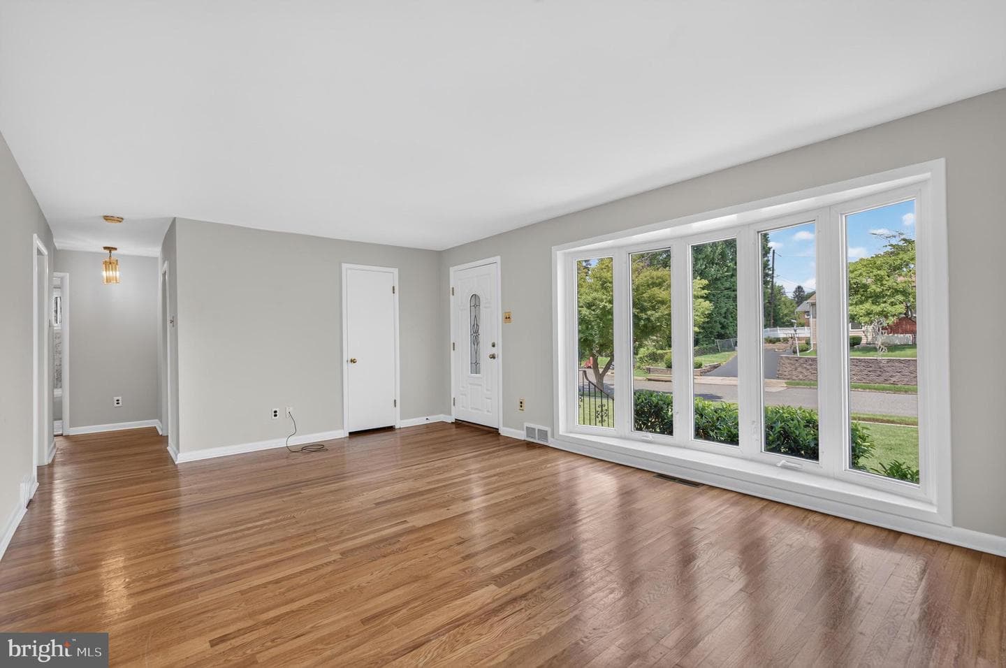 1107 Evergreen Avenue photo 3