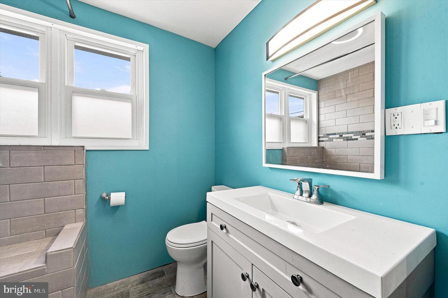 907 Hancock Street photo 24